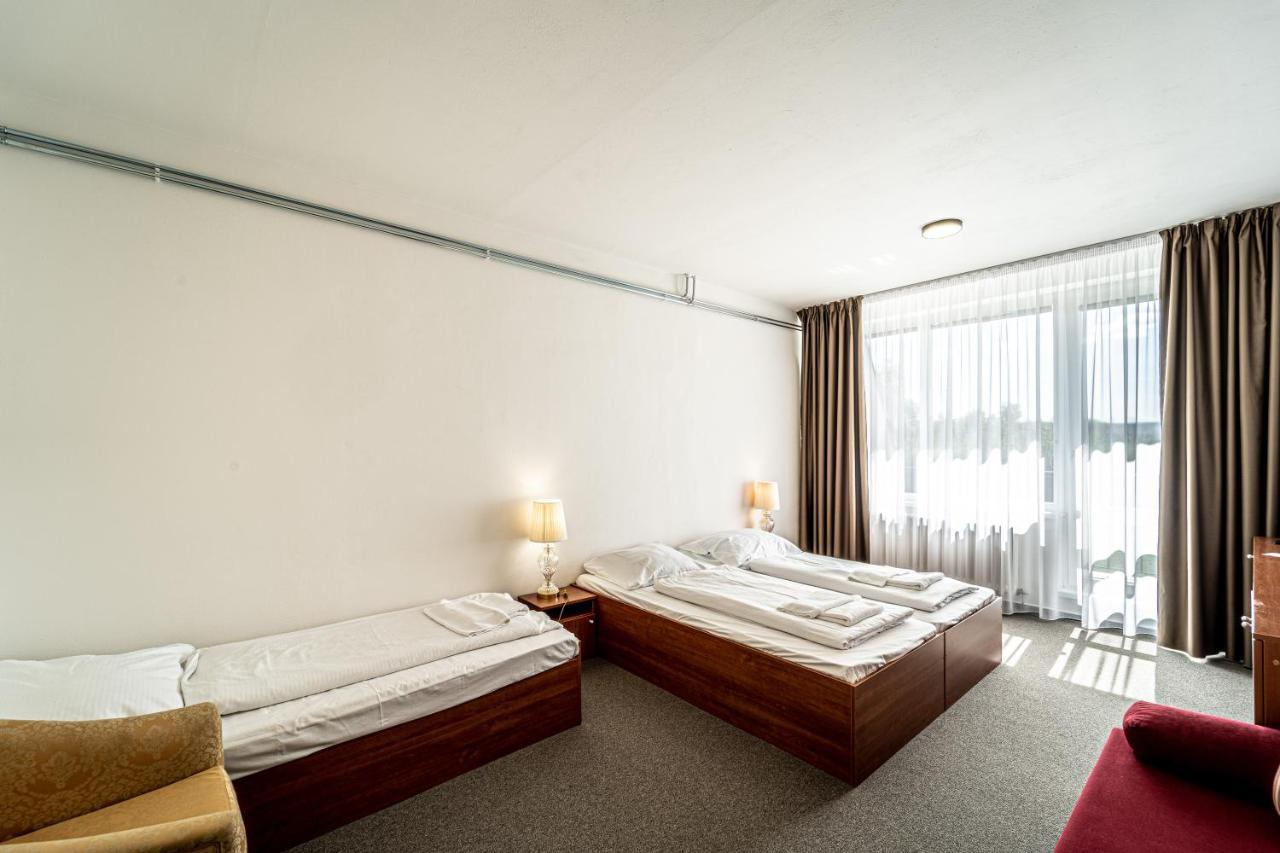 Hotel Fontana ブルノ エクステリア 写真