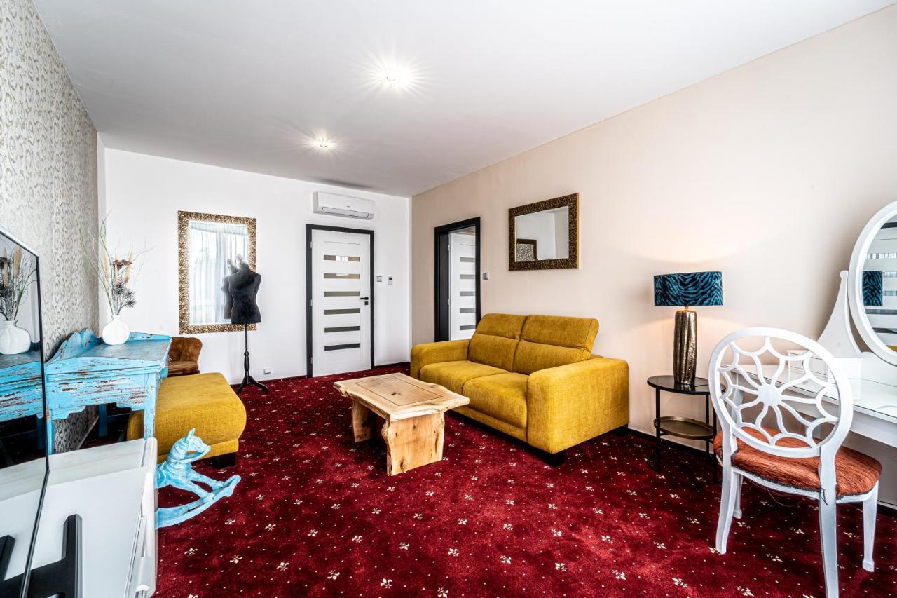 Hotel Fontana ブルノ エクステリア 写真