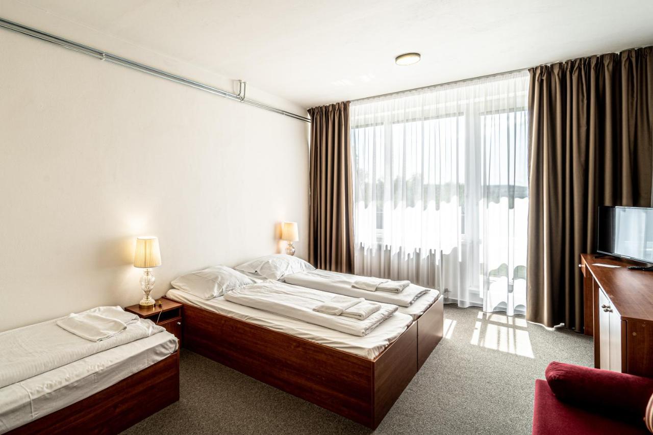 Hotel Fontana ブルノ エクステリア 写真