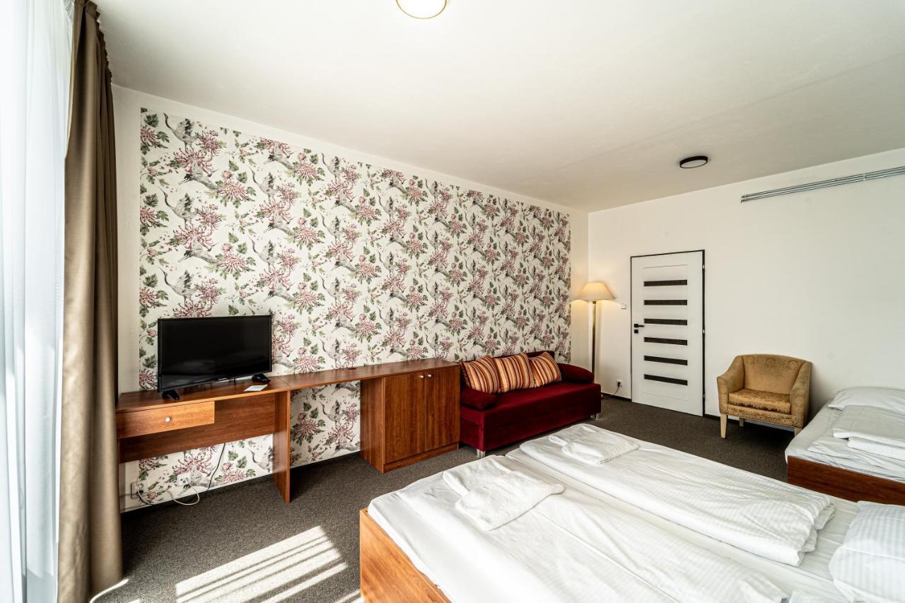 Hotel Fontana ブルノ エクステリア 写真