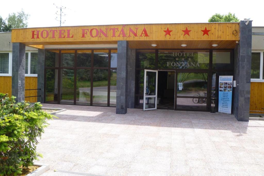 Hotel Fontana ブルノ エクステリア 写真